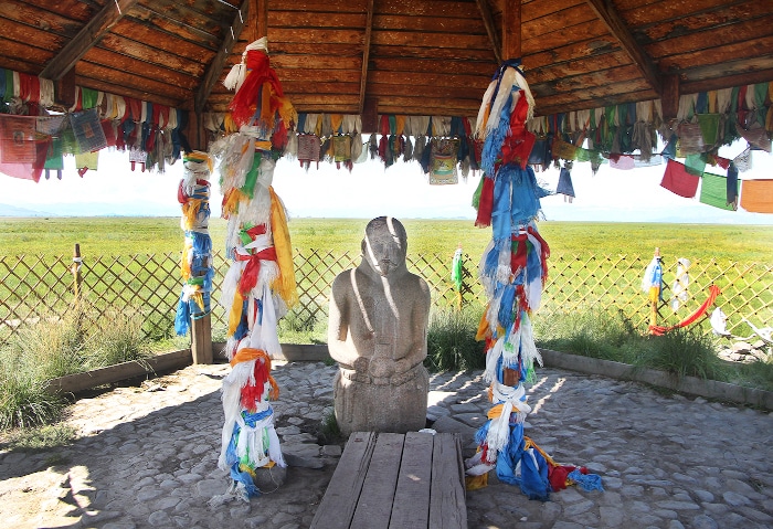 Buddhistische Gebetsfahnen in Tuwa, Russland